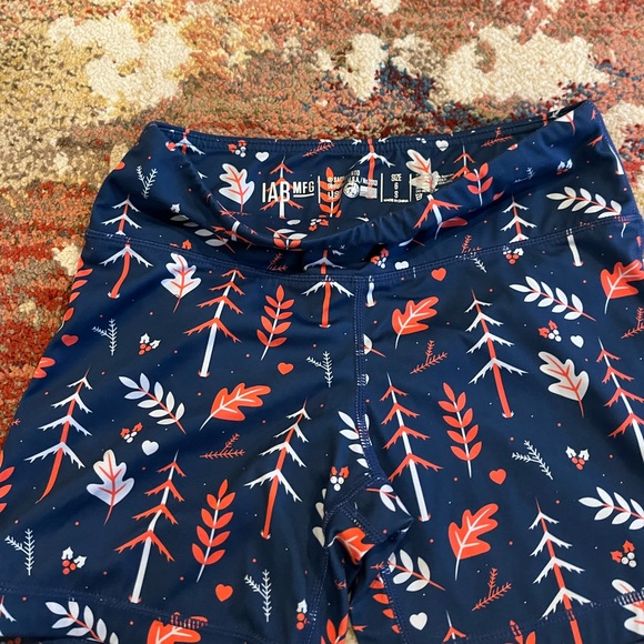 IAB MFG No Ride shorts size small - Picture 4 of 4